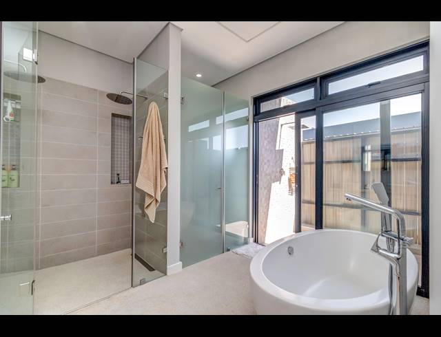6 BEDROOM HOUSE FOR SALE IN STEYN CITY